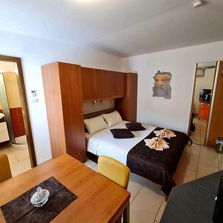 Restaurant & Apartments Getaway Pri Kobalu Vipava Habitación foto