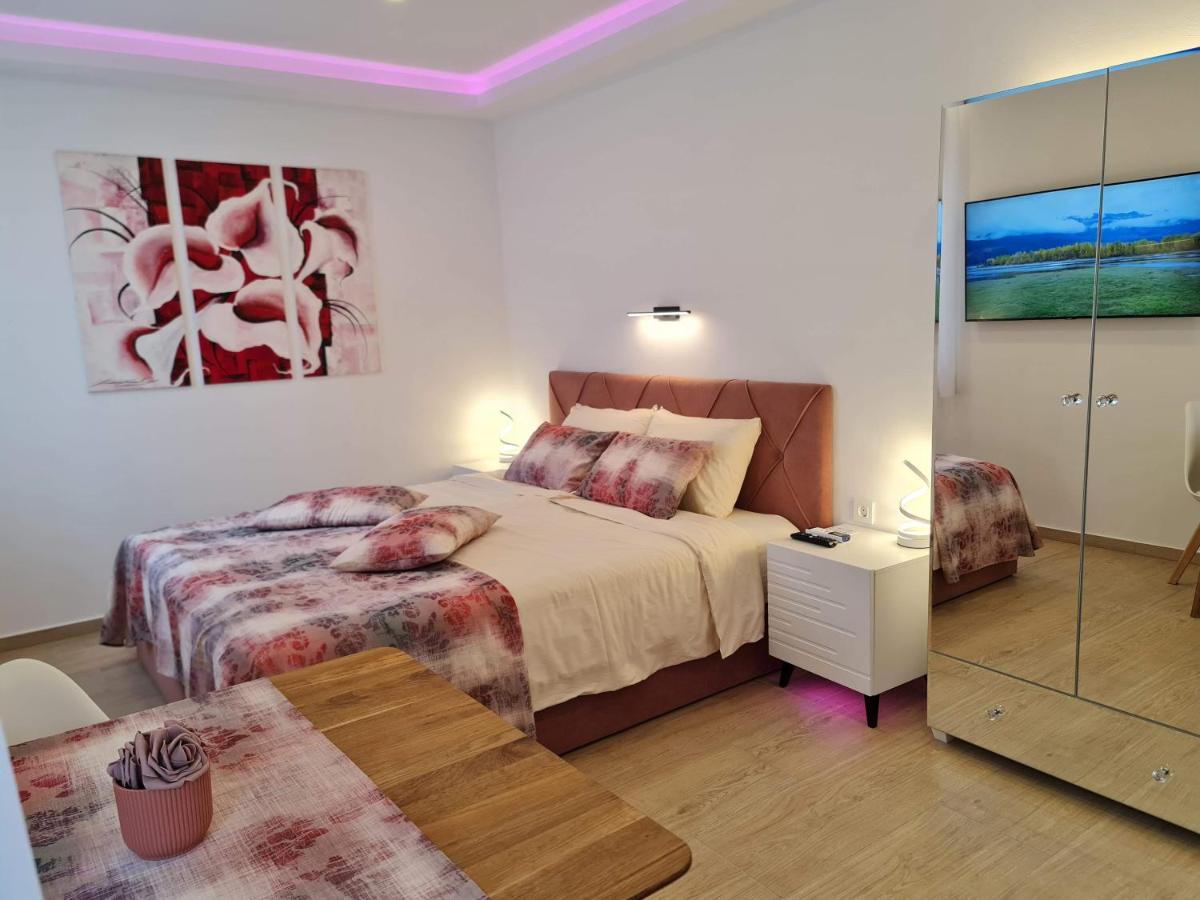Restaurant & Apartments Getaway Pri Kobalu Vipava Exterior foto