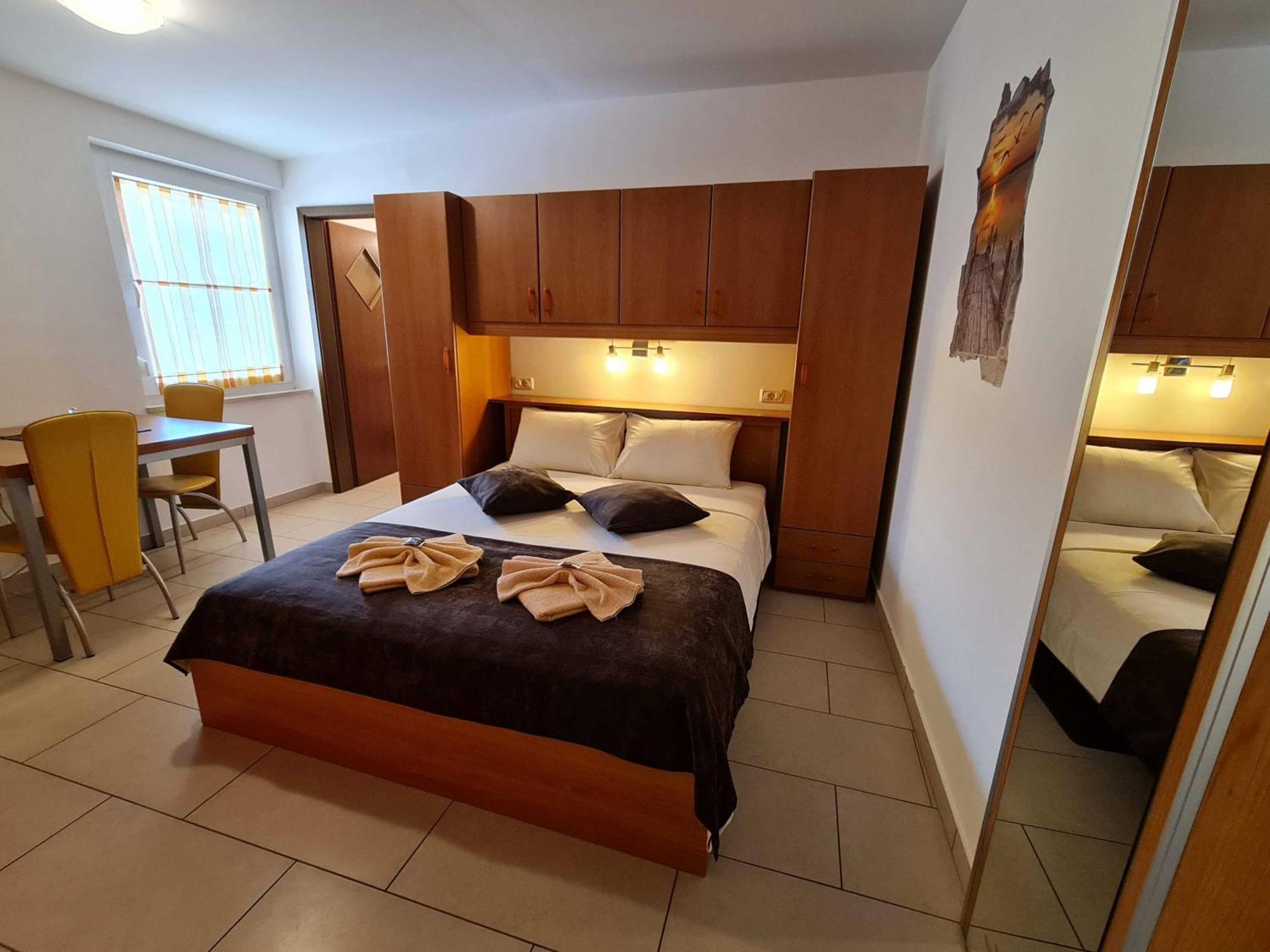 Restaurant & Apartments Getaway Pri Kobalu Vipava Habitación foto